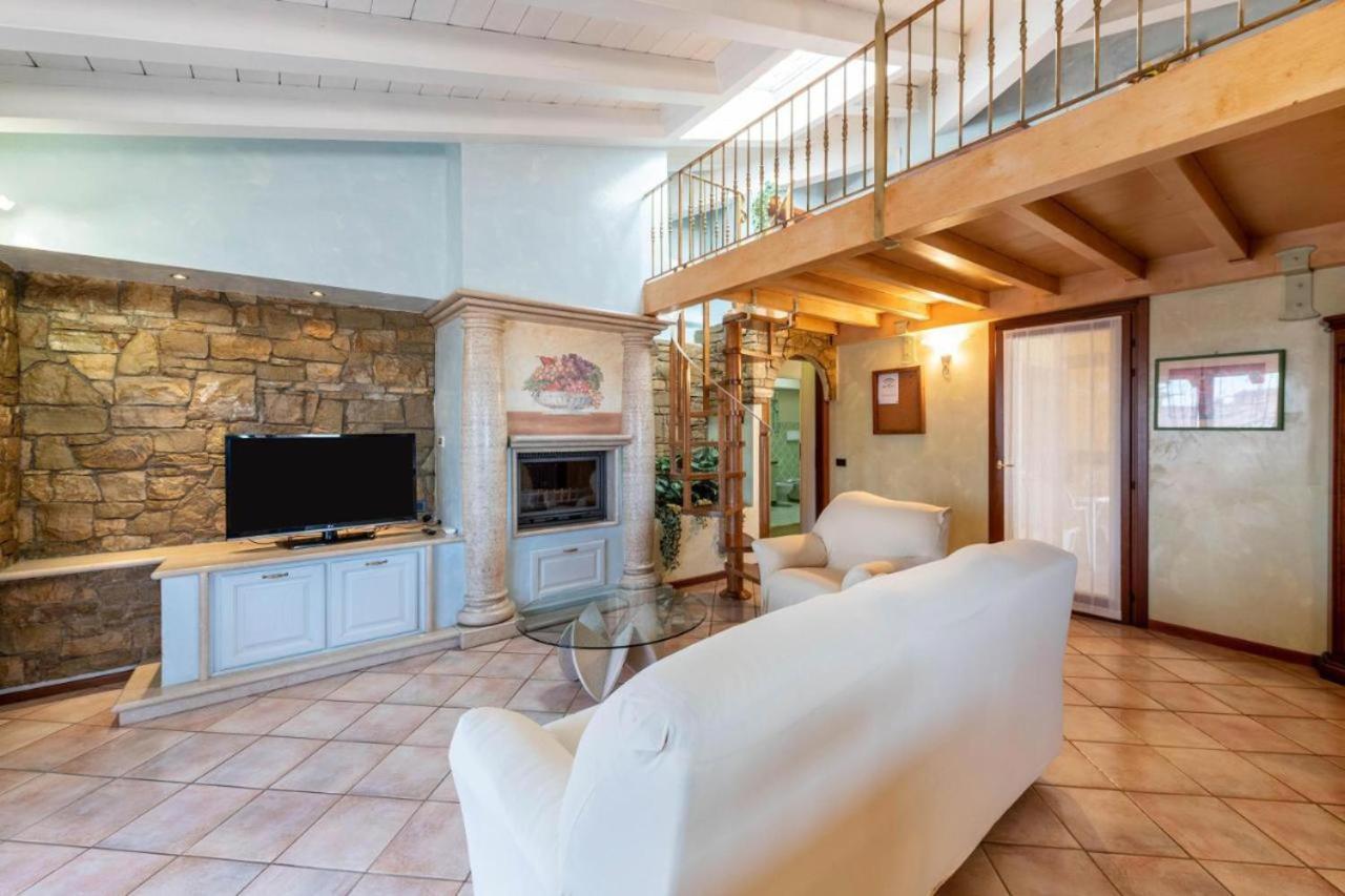 Casa Vacanze Baccolo Polpenazze del Garda Exteriör bild